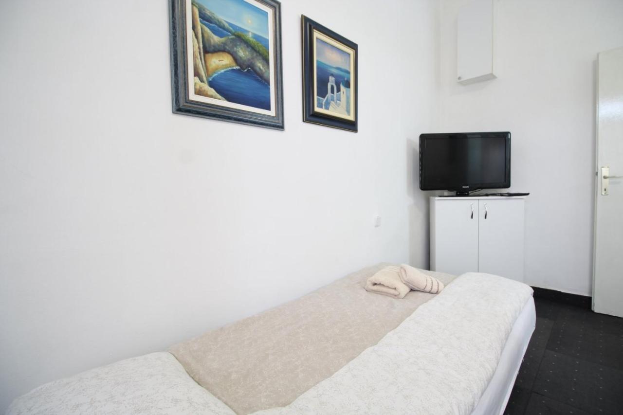 Nikolaj Mirlikiski Novi Sad Exteriér fotografie